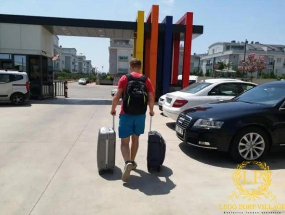 Close Airport,Mall Of Antalya Shopping Center,Tram Station ภายนอก รูปภาพ